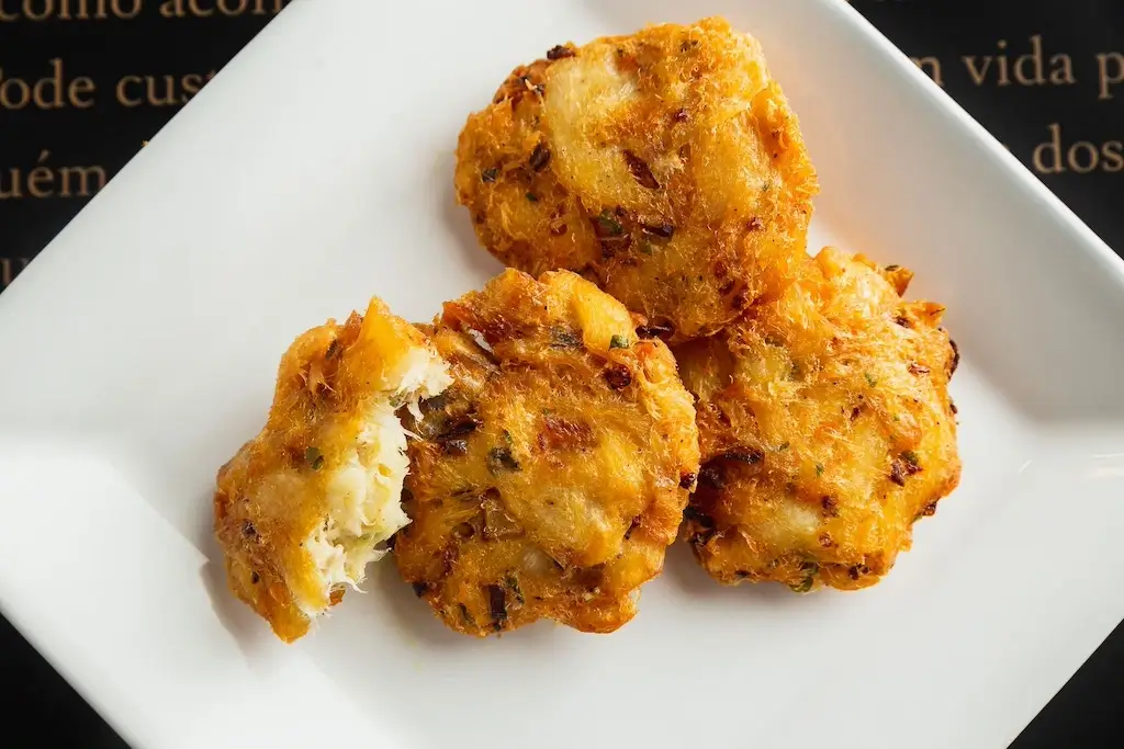 Pataniscas de bacalhau